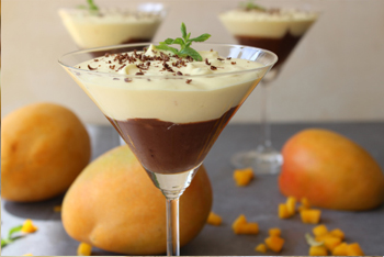 מוס מנגו על שוקולד