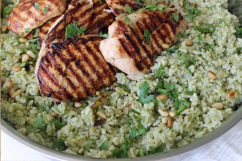 חזה עוף על אורז ירוק