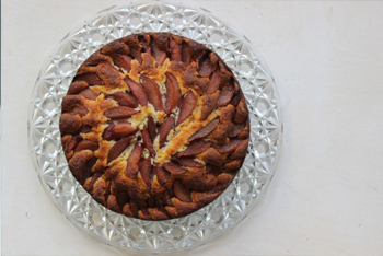 עוגת אגסים ביין ותבלינים