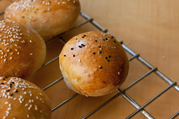 ריחניות ופריכות – לחמניות פוקאצ'ה