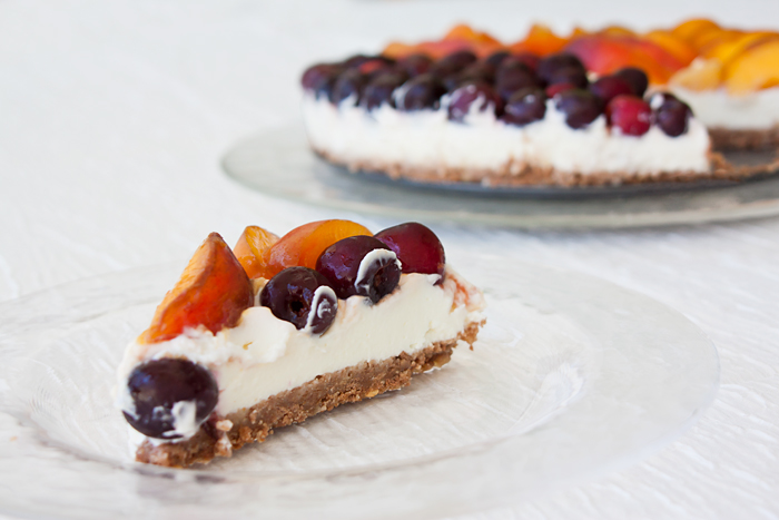 אורה קורן עוגת גבינה עם פירות טריים ללא אפייה