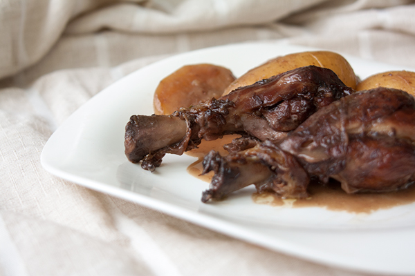 אורה קורן עוף ביין אדום, קדירה עם תפוחי אדמה