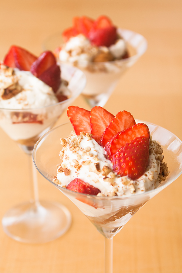 אורה קורן  תותים בהגשה אישית 1