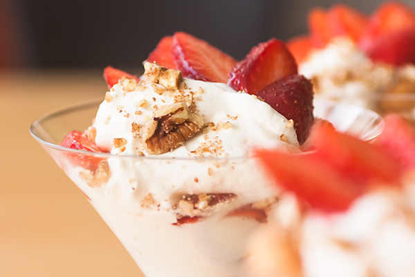 אורה קורן  תותים בהגשה אישית 2