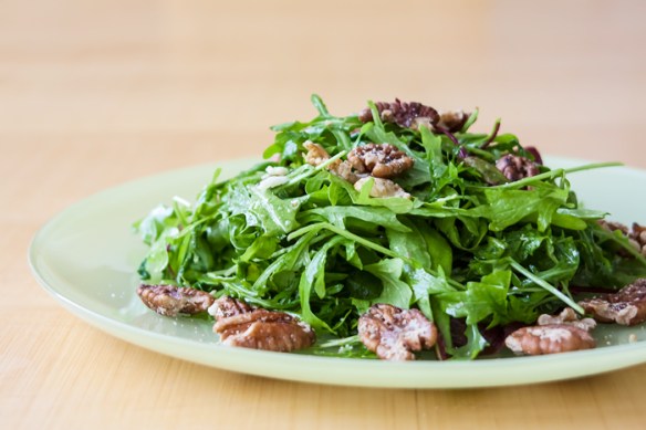 אורה קורן סלט ירוקים ואגוזי מלך1