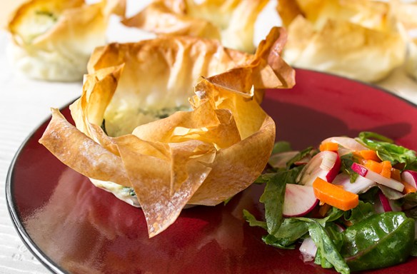 אורה קורן מאפה פילו עם תרד וגבינות