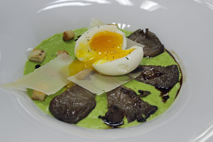 ביצה-על-קרם-בצל