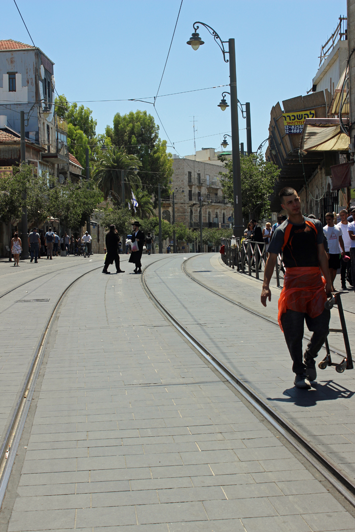 דרך יפו, בשולי השוק